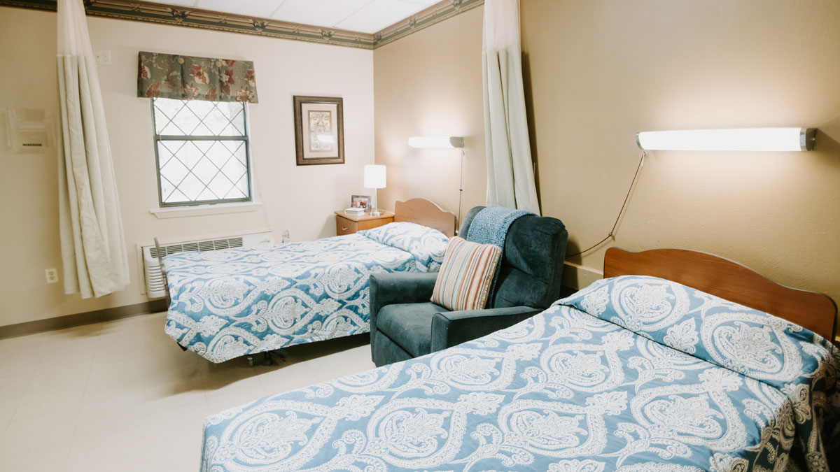 Patient Room Ash Flat Healthcare and Rehabilitation Center